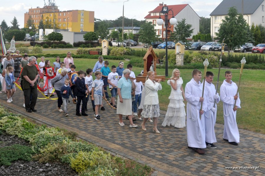 38 Procesja eucharystyczna.jpg